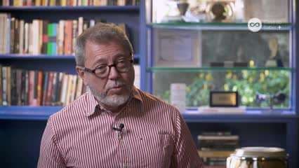  A psiquiatrização da existência: Somos Todos Loucos? De Perto, Ninguém é Normal - Marcelo Veras