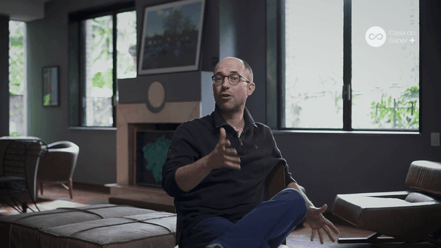 Se temos um desafio e uma sociedade, como analisar tudo isso?: Política: Que Idioma é Esse? - Humberto Dantas